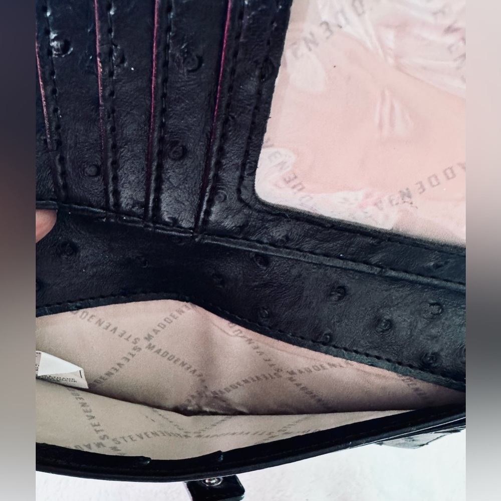 Steve Madden Black Ostrich Embossed Wallet Snap Closure Long Wallet - Picture 7 of 10